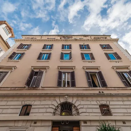 Nosdom - Navona Design شقة